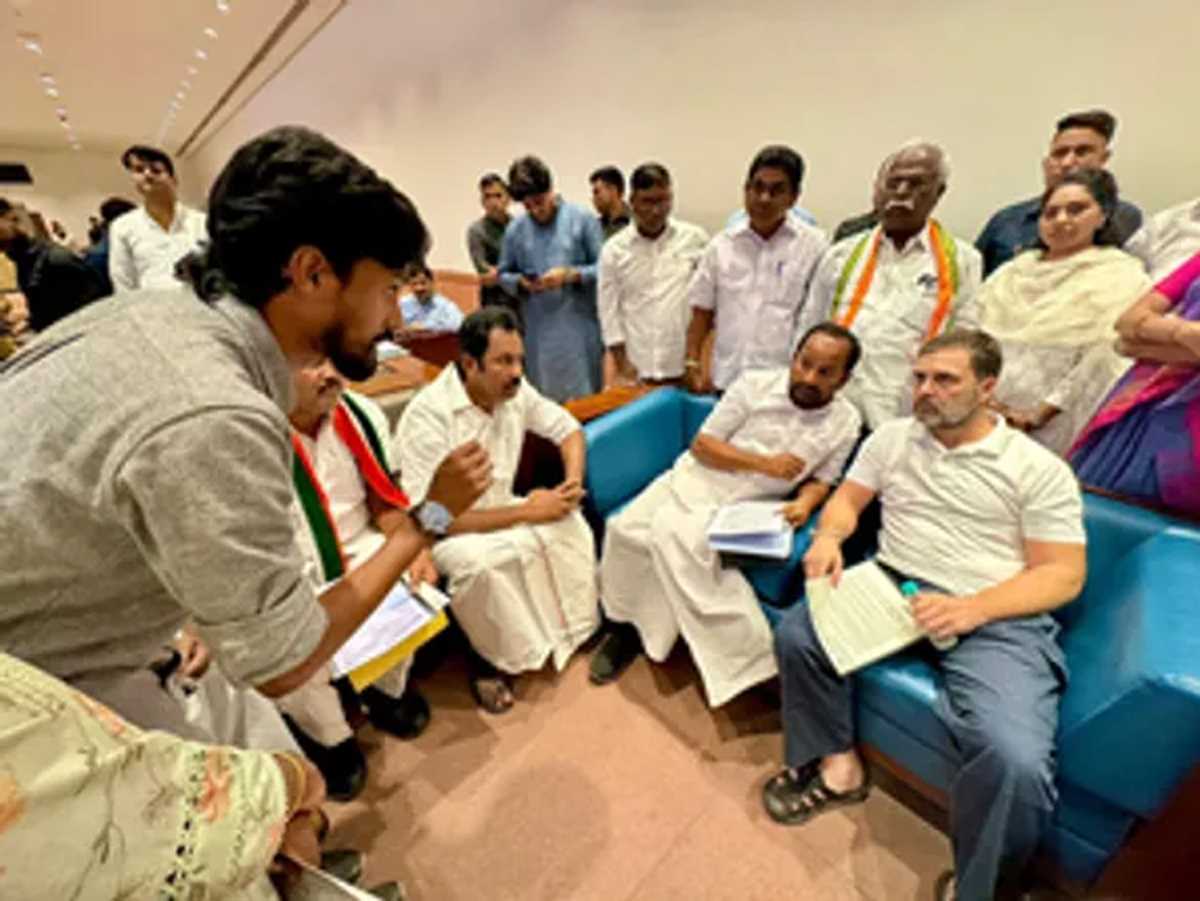 मेरी जिंदगी कुछ ज्यादा मुश्किल हो गई है : राहुल गांधी